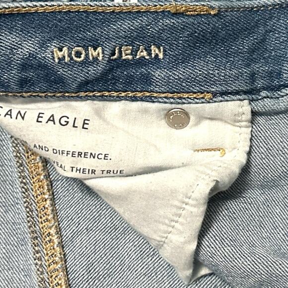 American Eagle Jeans Women’s 14L Mom Jean High Rise Medium Blue Distressed - Picture 5 of 10